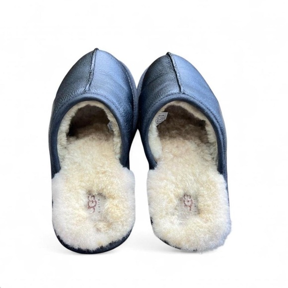 UGG Black Leather Shearling Slippers Men’s 9 / Women 10 Cozy Comfy House Shoes - Picture 4 of 13